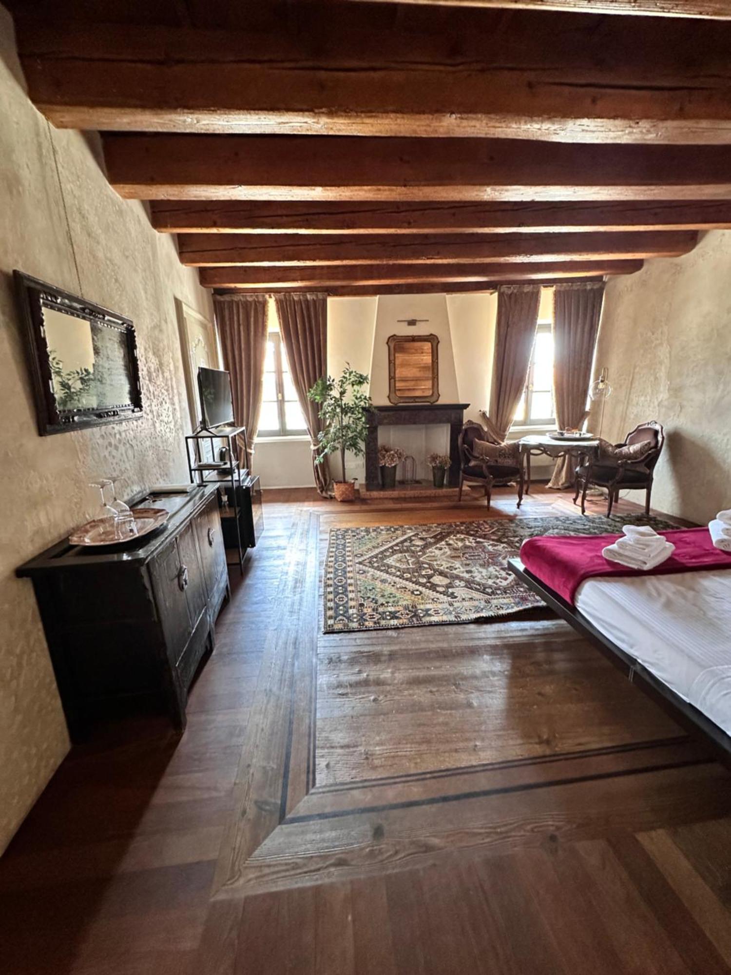 Truly Verona - Delle Erbe Suites Luaran gambar