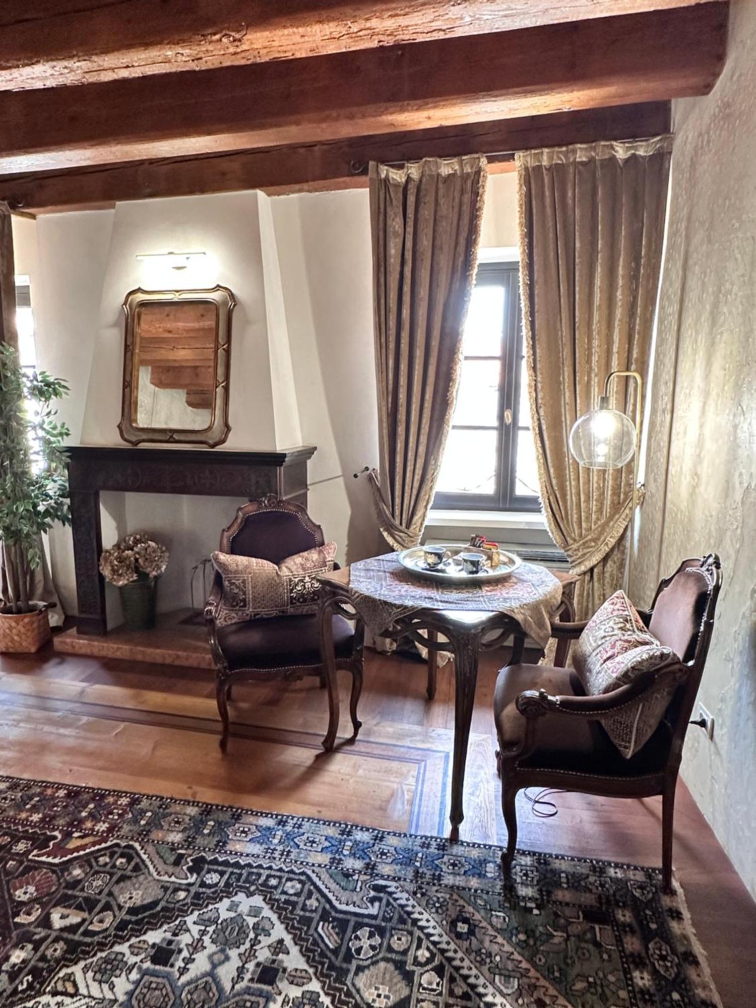 Truly Verona - Delle Erbe Suites Luaran gambar