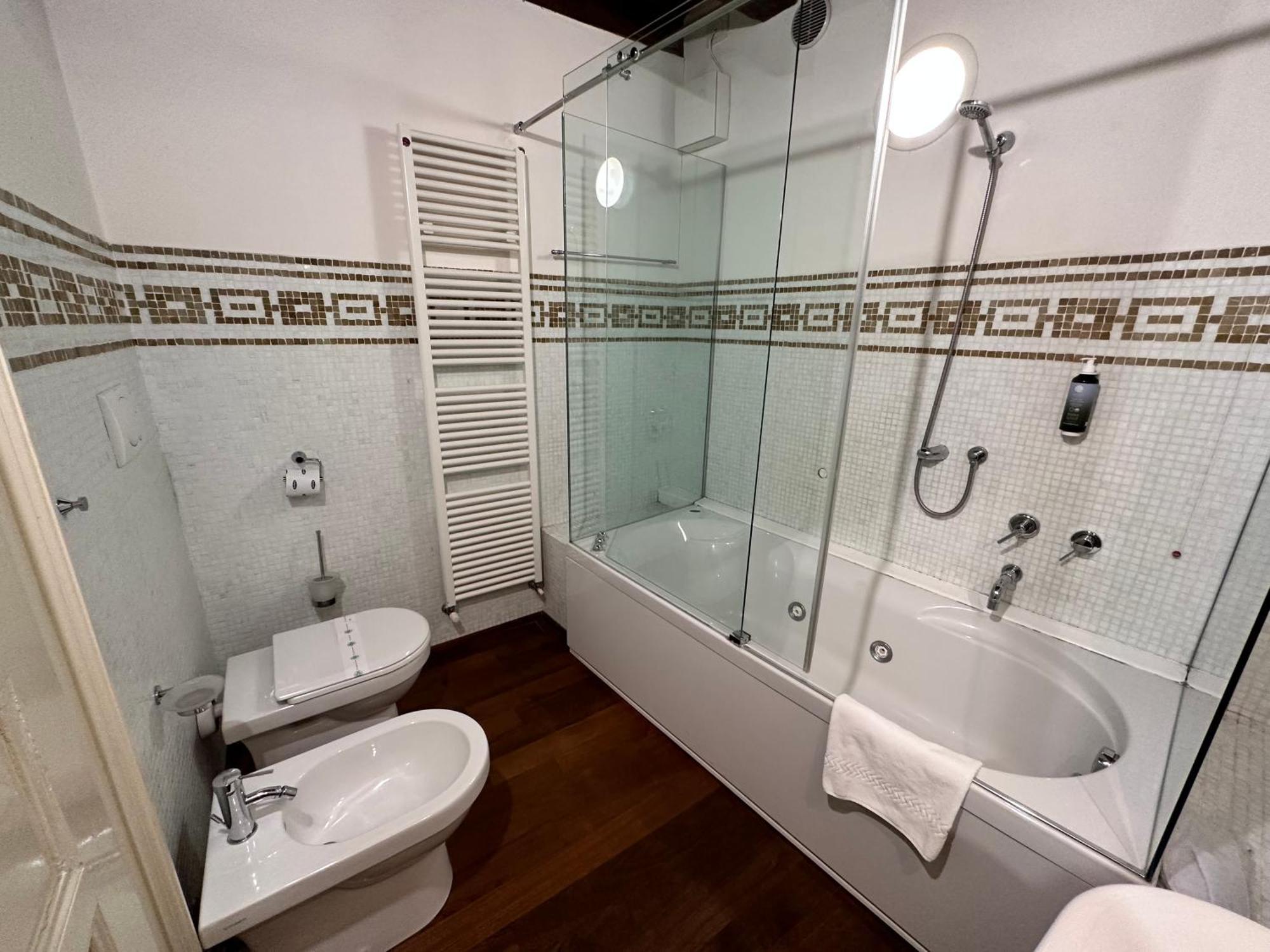 Truly Verona - Delle Erbe Suites Luaran gambar