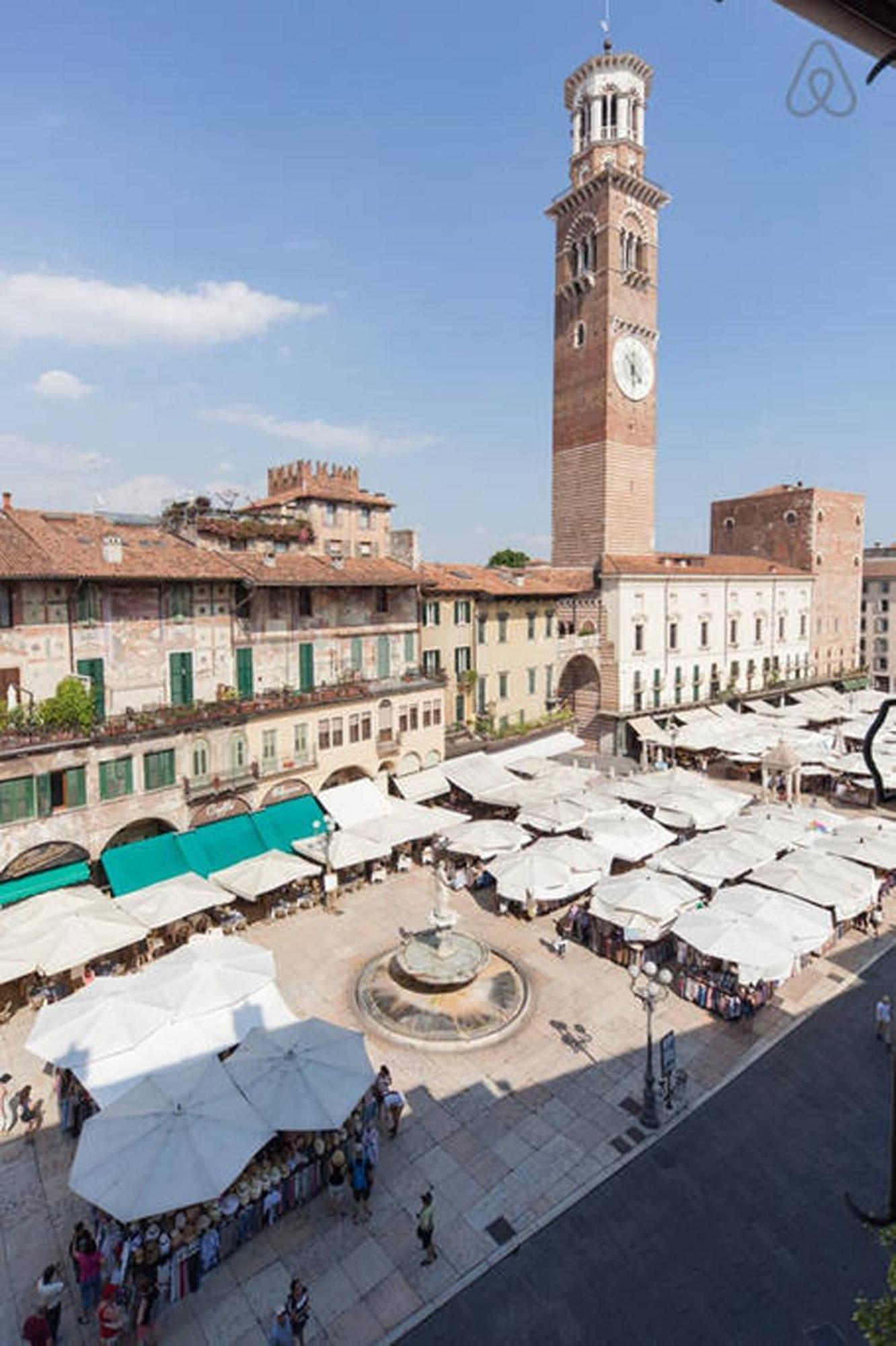 Truly Verona - Delle Erbe Suites Luaran gambar