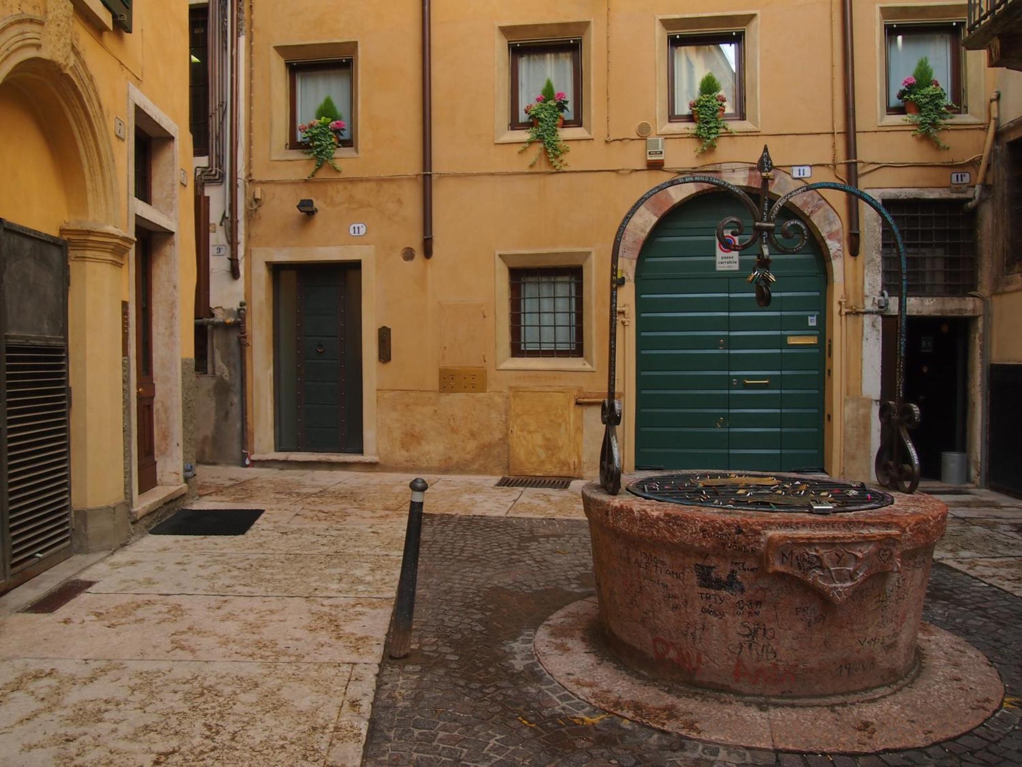 Truly Verona - Delle Erbe Suites Luaran gambar