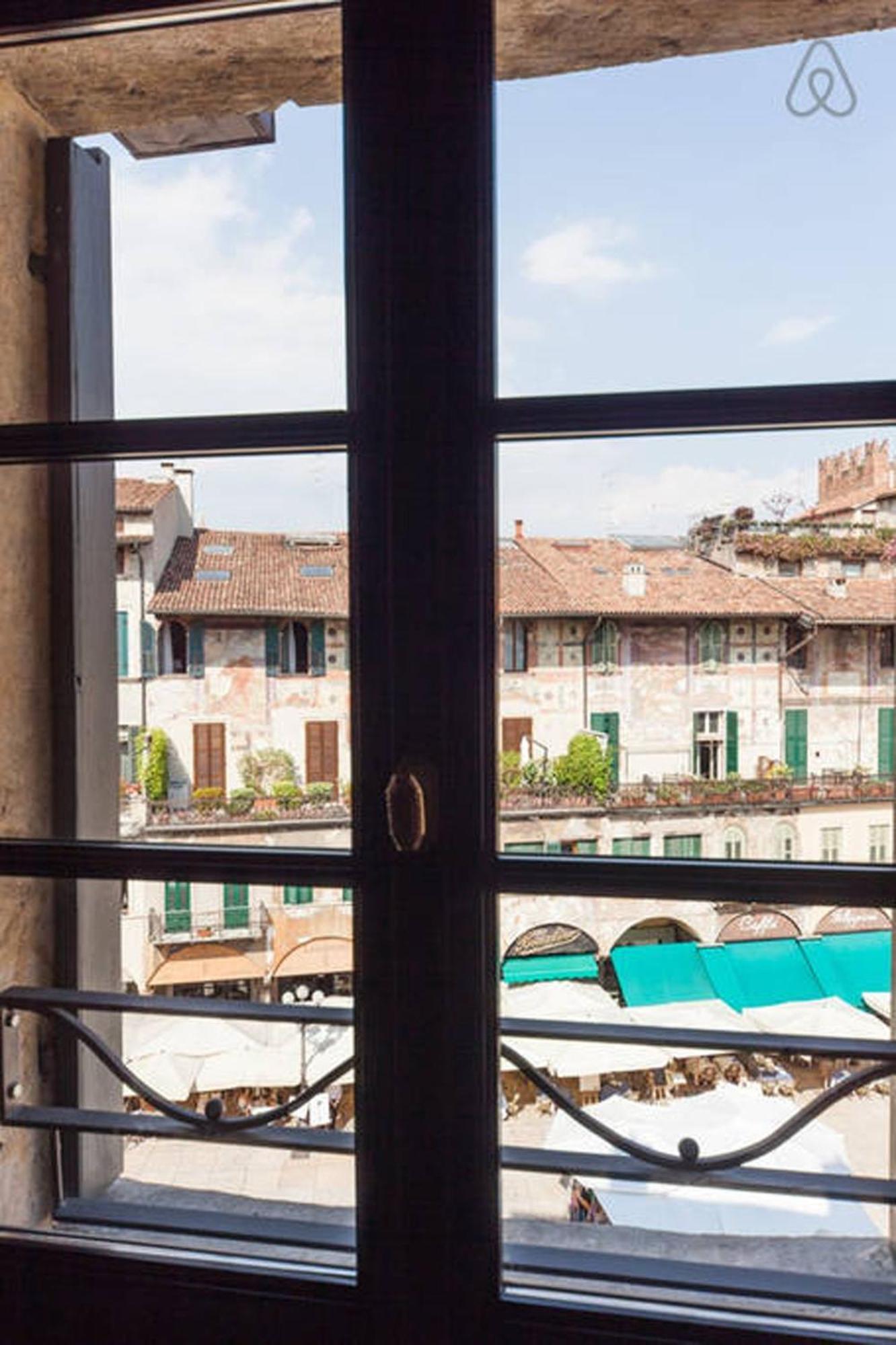 Truly Verona - Delle Erbe Suites Luaran gambar